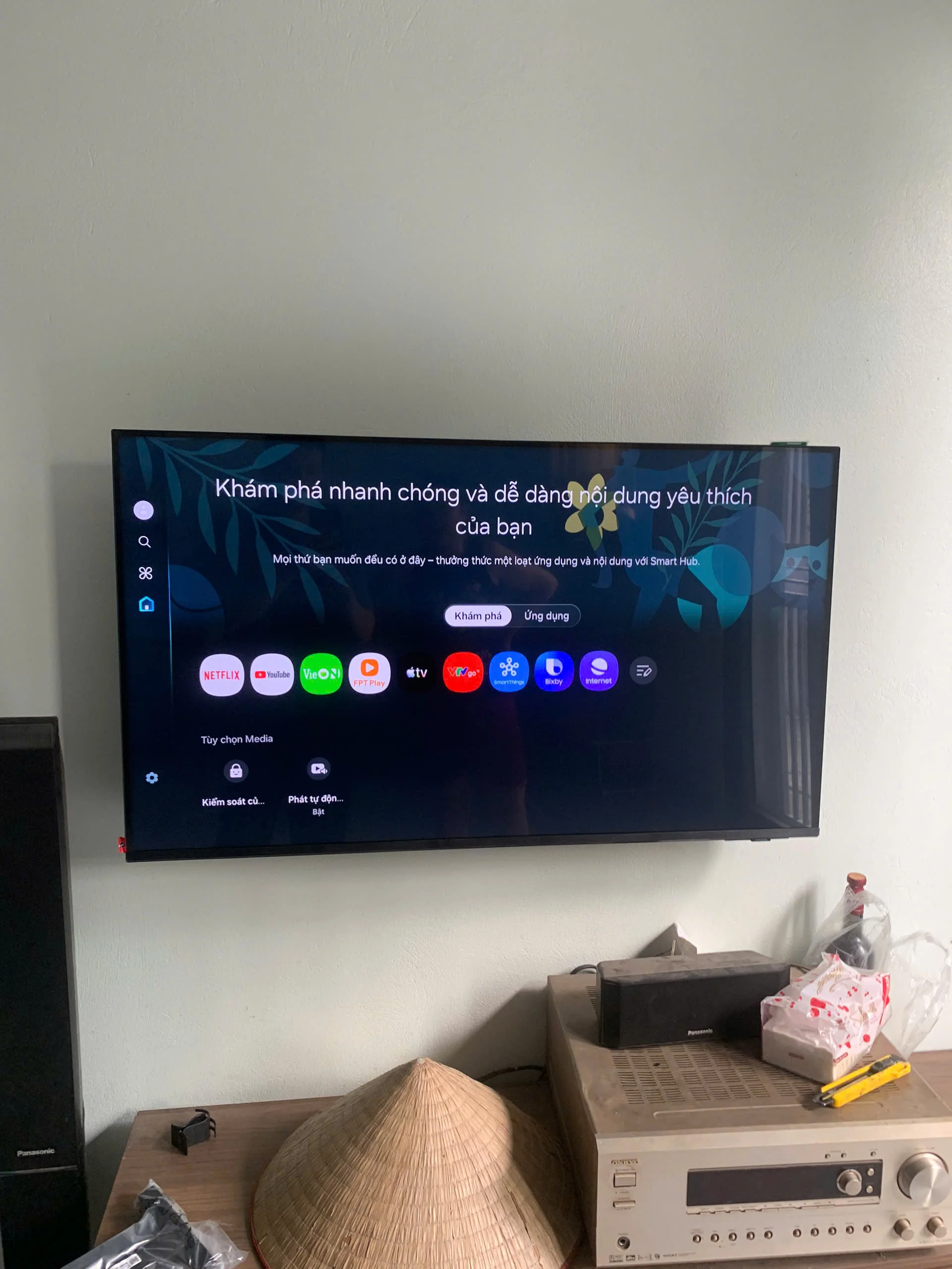 Khoảng cách xem Tivi TCL 65 inch phù hợp diện tích phòng