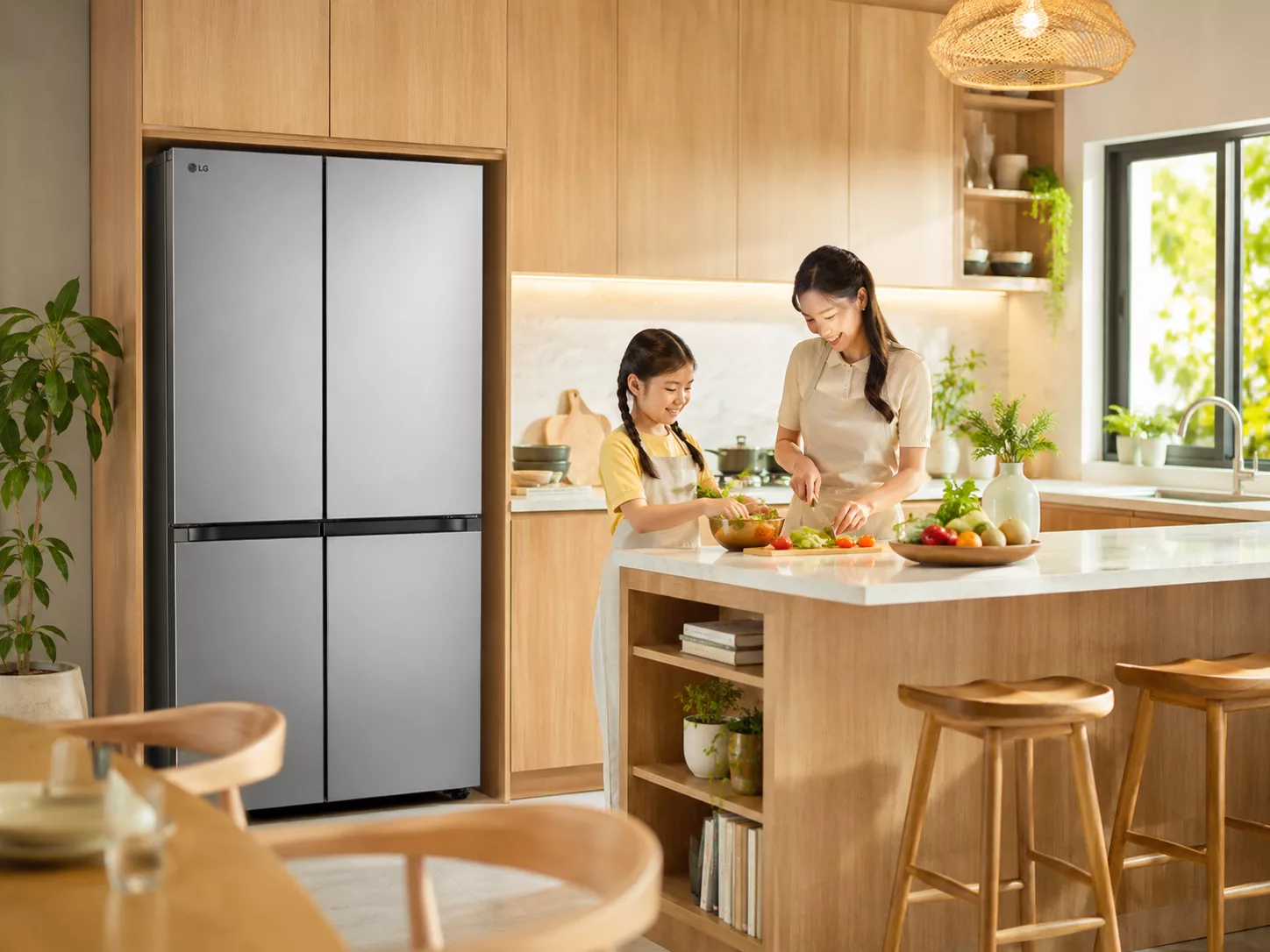 Tủ lạnh LG Multi Door Door in Door InstaView cho căn hộ cao cấp