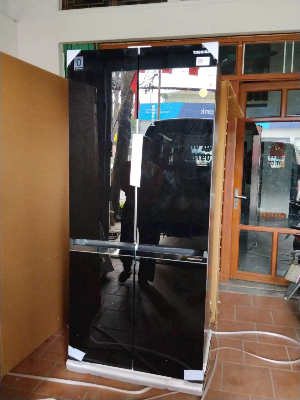 Lắp tủ lạnh LG cho nh&agrave; c&ocirc; Lan tại Thanh Xu&acirc;n