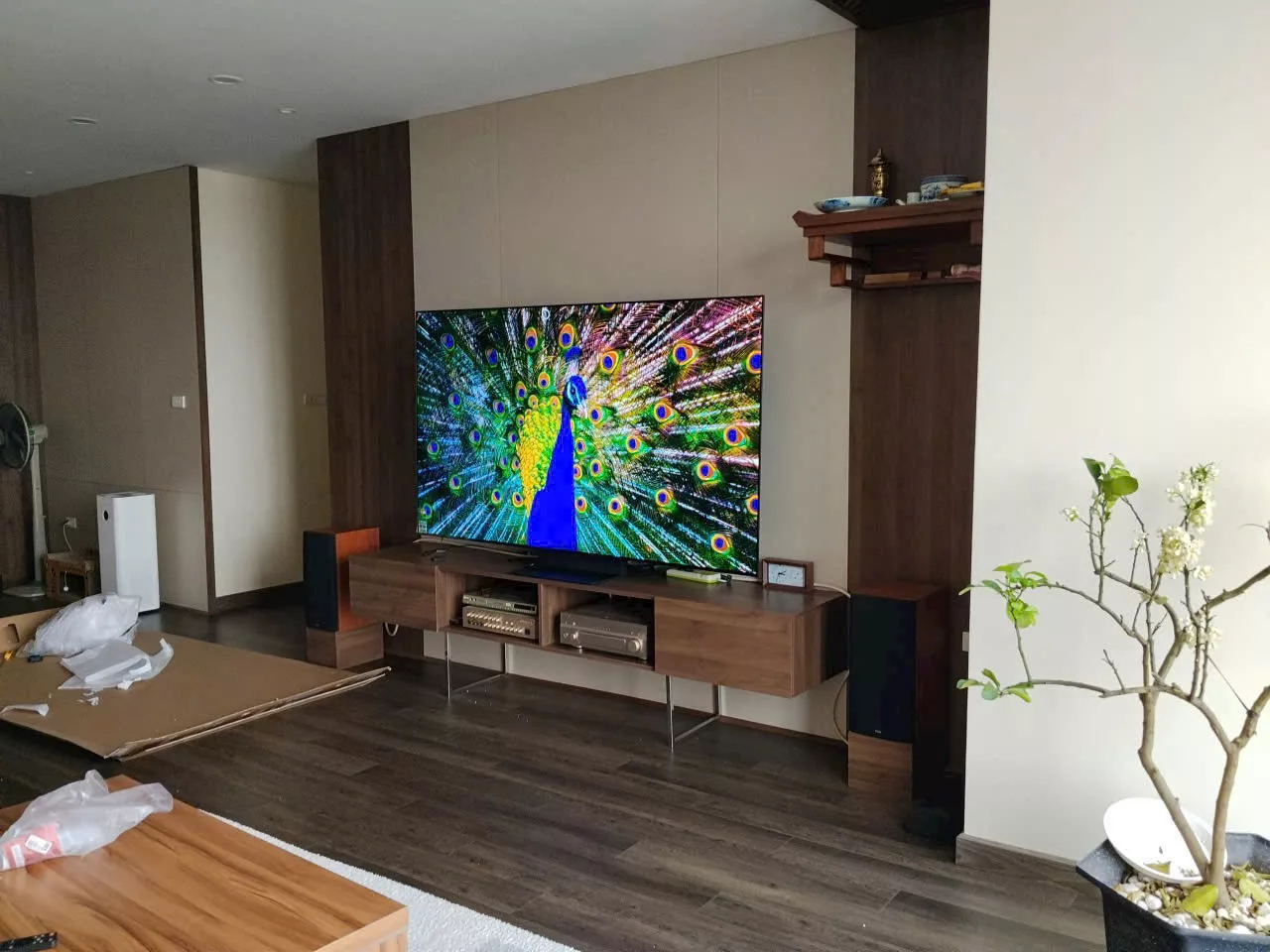 Lắp tivi tại nhà cô Thu ở Gia Lâm Lắp tivi tại nhà cô Thu ở Gia Lâm