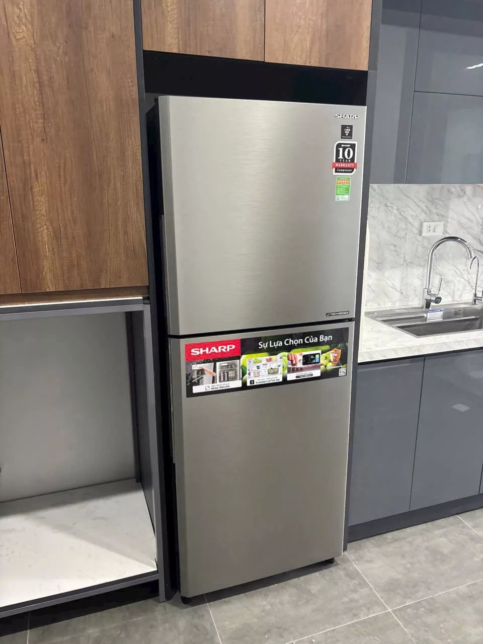 Lắp tủ lạnh LG cho nh&agrave; chị Mai tại Bắc Ninh