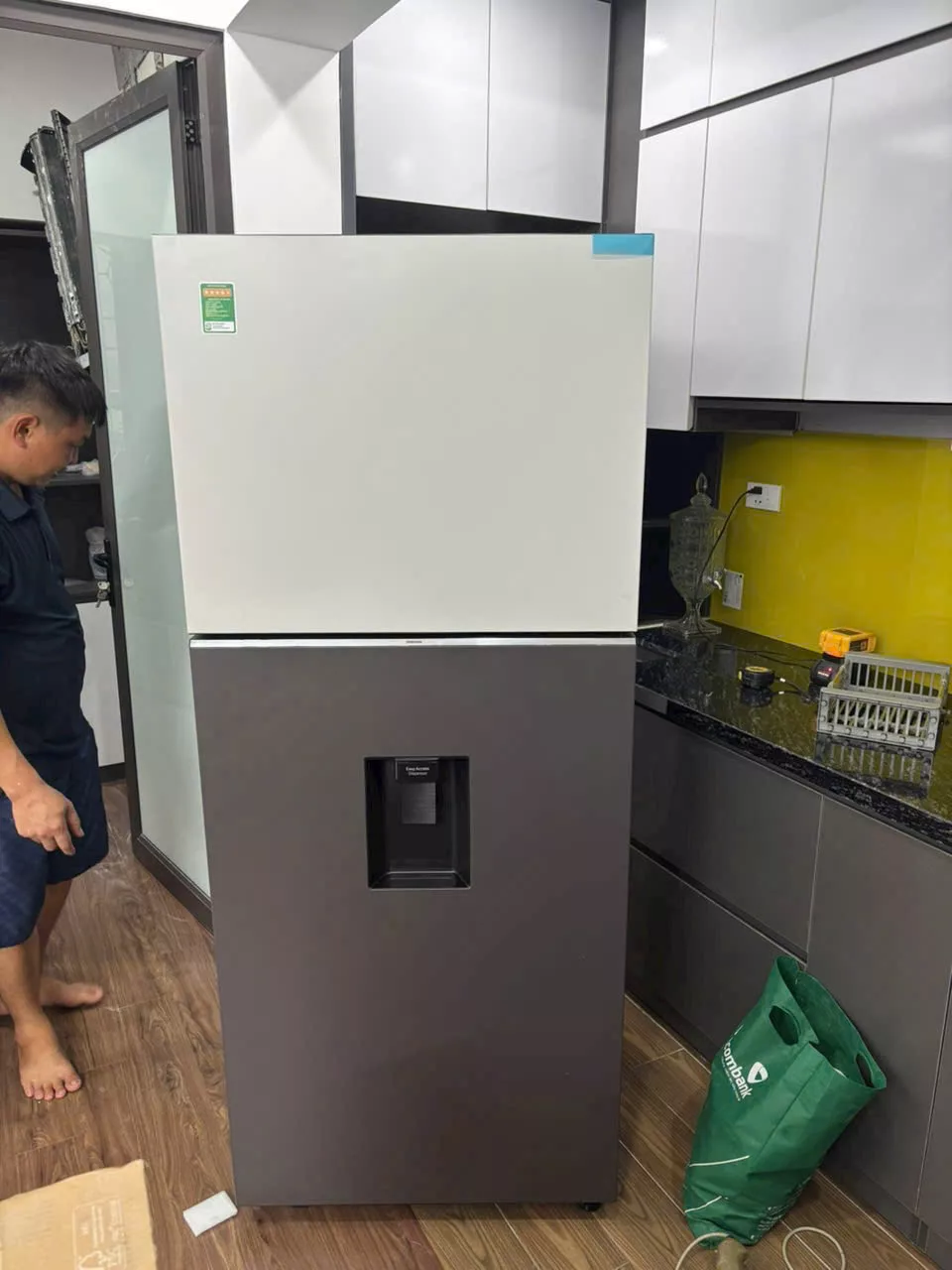 Lắp tủ lạnh LG cho nh&agrave; anh Khoa tại Nam Từ Li&ecirc;m