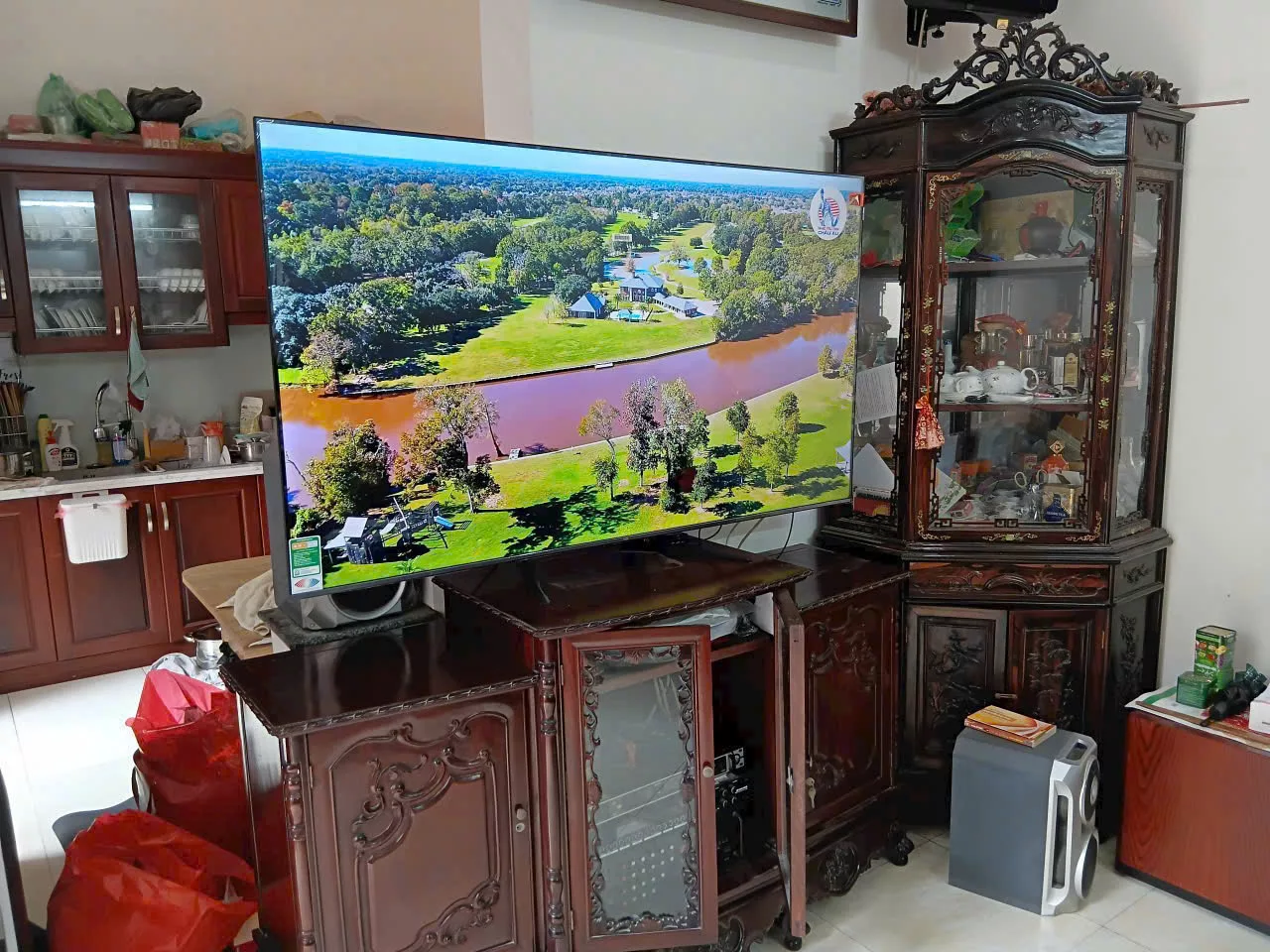 Lắp đặt tivi cho nhà chị Dung ở Hoàng Mai Lắp đặt tivi cho nhà chị Dung ở Hoàng Mai