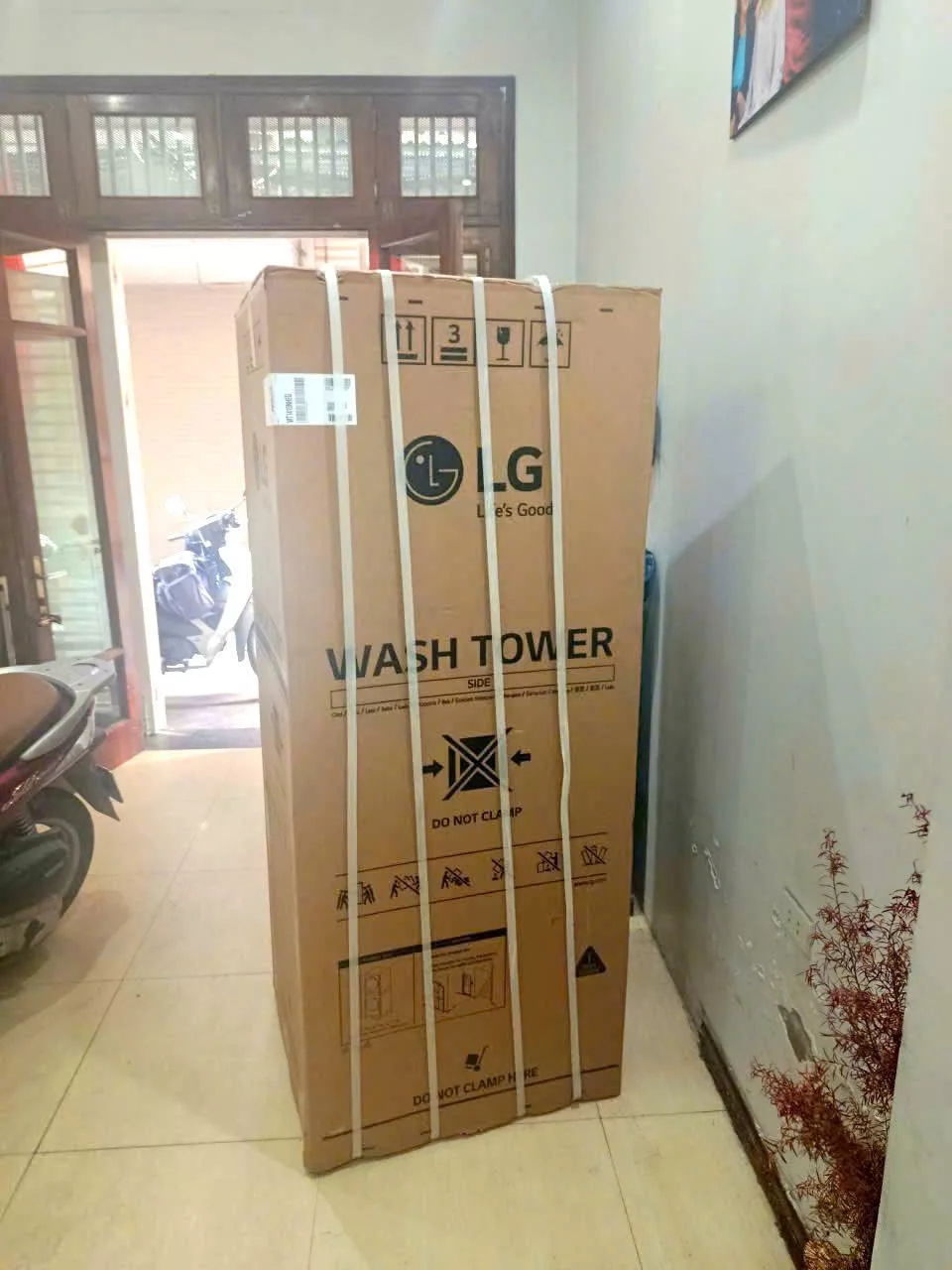 Lắp tủ lạnh LG cho nh&agrave; chị Hạnh tại Cầu Giấy