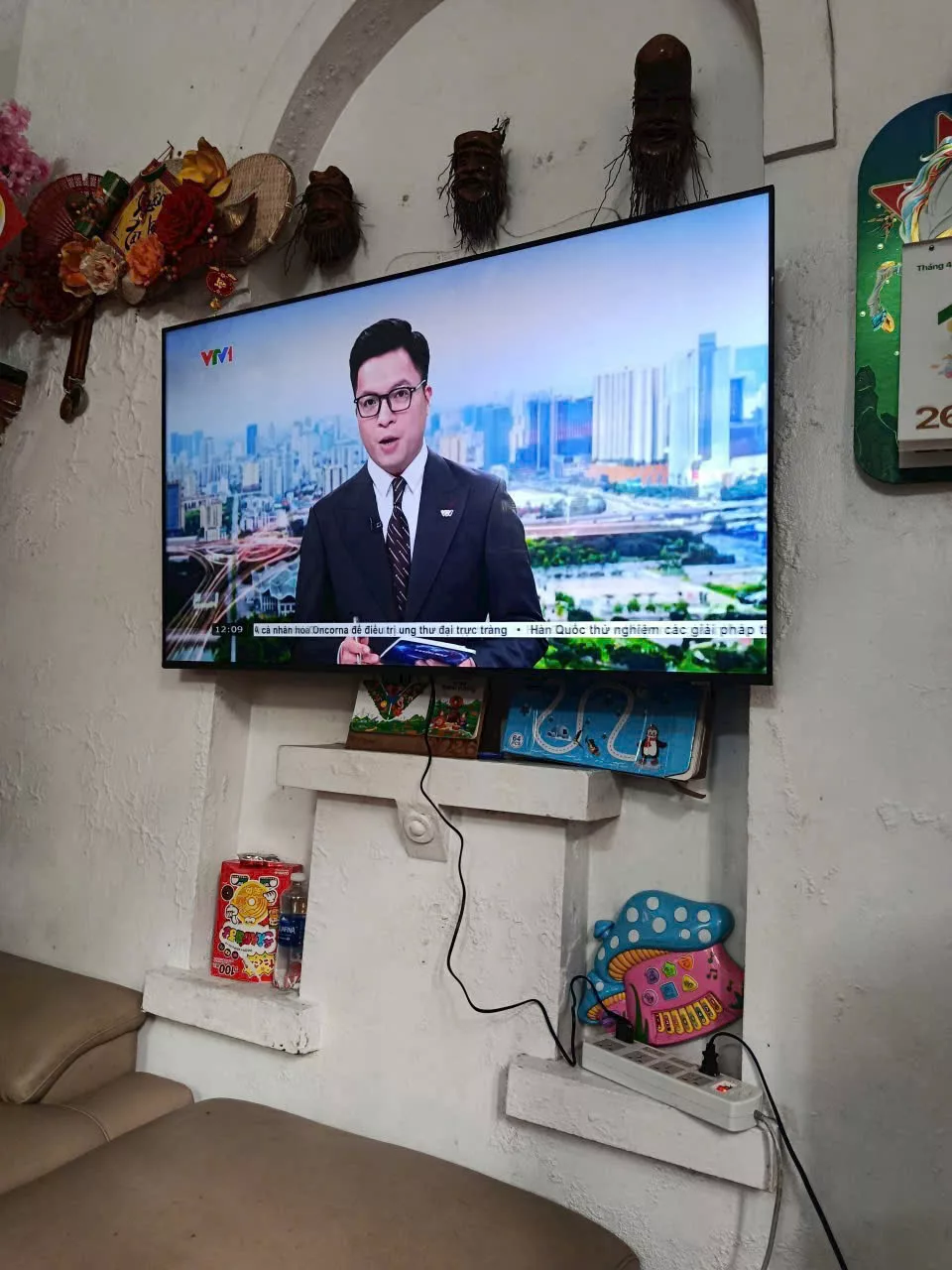 Lắp đặt tivi nh&agrave; chị Hằng tại H&agrave; Đ&ocirc;ng