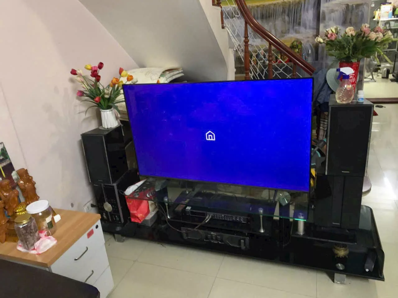 Lắp đặt tivi cho nhà chị Trang ở Nam Từ Liêm Lắp đặt tivi cho nhà chị Trang ở Nam Từ Liêm