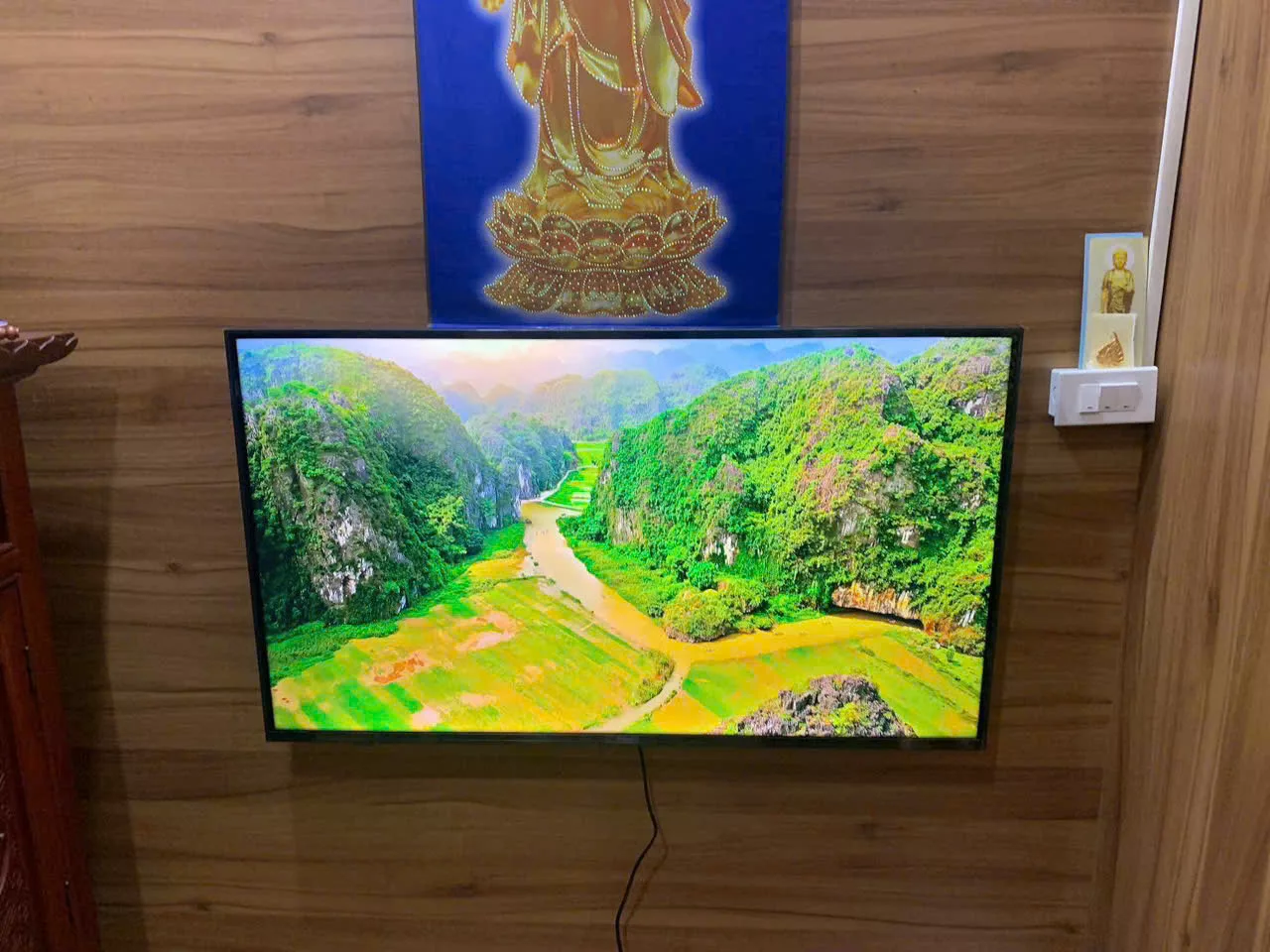 Lắp đặt tivi nhà chị Lan tại Hà Đông Lắp đặt tivi nhà chị Lan tại Hà Đông