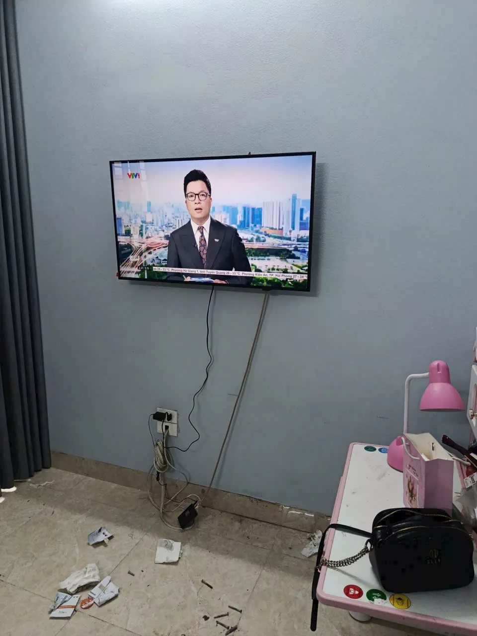 Lắp tivi tại nhà cô Hạnh ở Gia Lâm Lắp tivi tại nhà cô Hạnh ở Gia Lâm