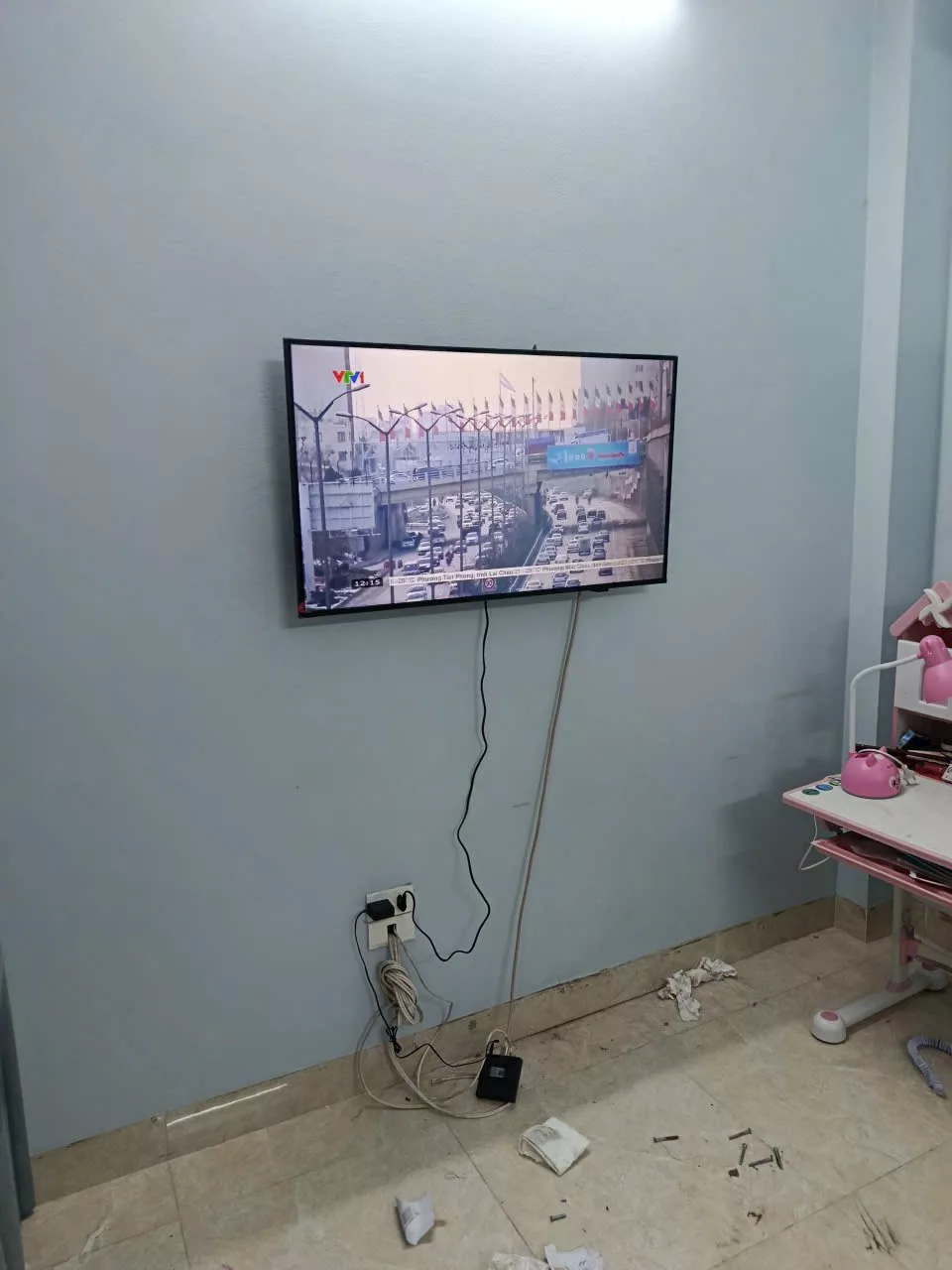 Lắp đặt tivi nh&agrave; chị Mai tại H&agrave; Đ&ocirc;ng