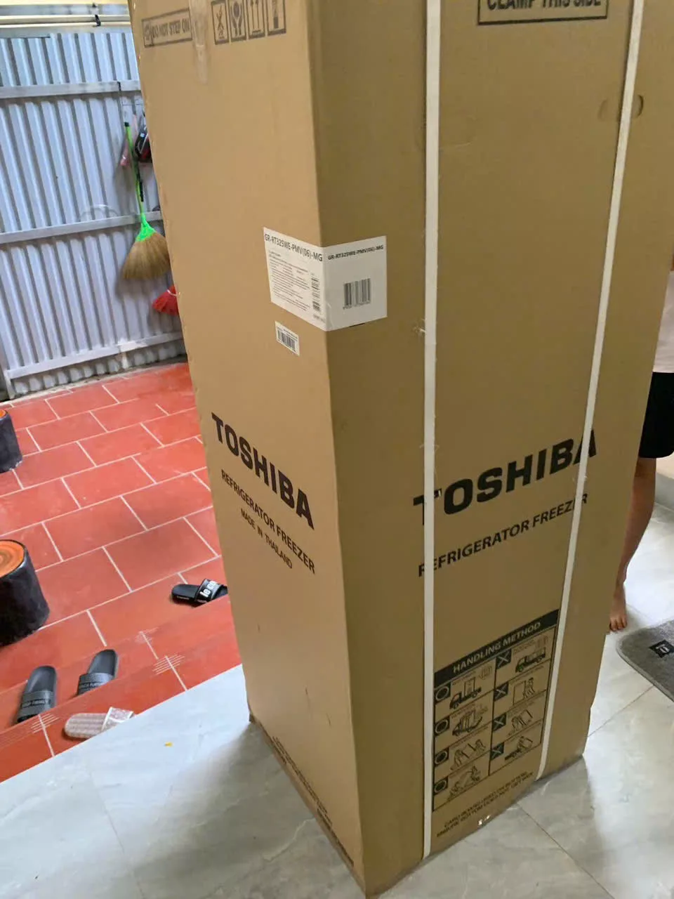 Lắp tủ lạnh LG cho nh&agrave; anh Minh tại H&agrave; Đ&ocirc;ng