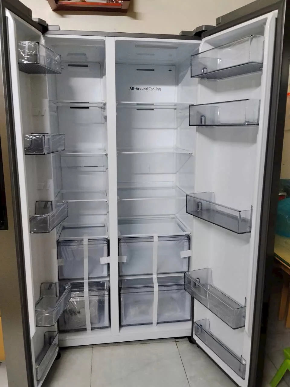 Lắp tủ lạnh LG cho nh&agrave; chị Hạnh tại Cầu Giấy
