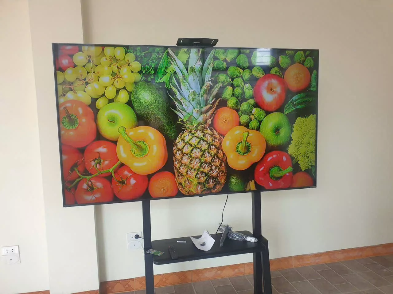 Lắp đặt tivi cho nhà anh Hải ở Hưng Yên Lắp đặt tivi cho nhà anh Hải ở Hưng Yên
