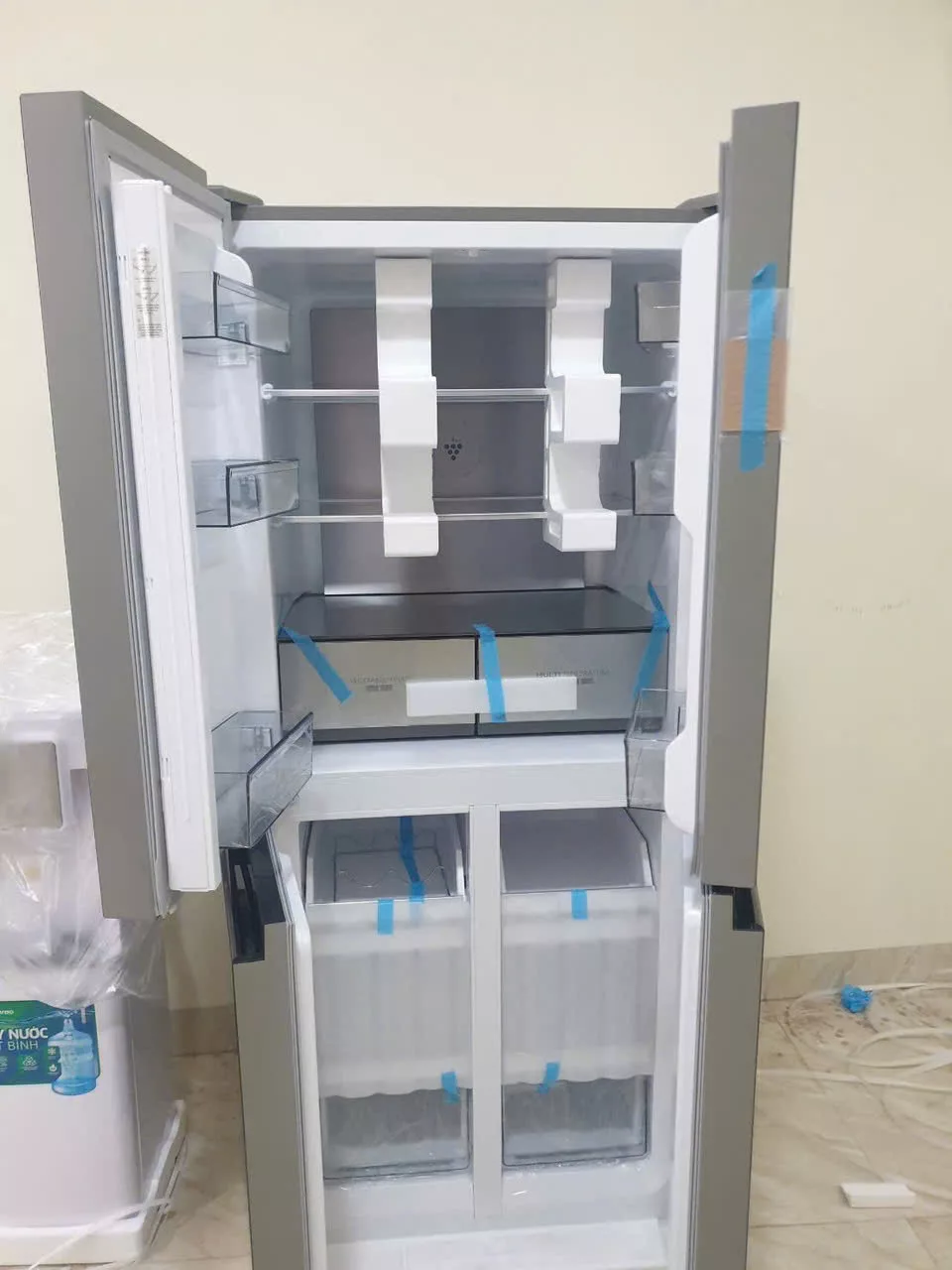 Lắp tủ lạnh LG cho nhà chị Vân tại Long Biên Lắp tủ lạnh LG cho nhà chị Vân tại Long Biên