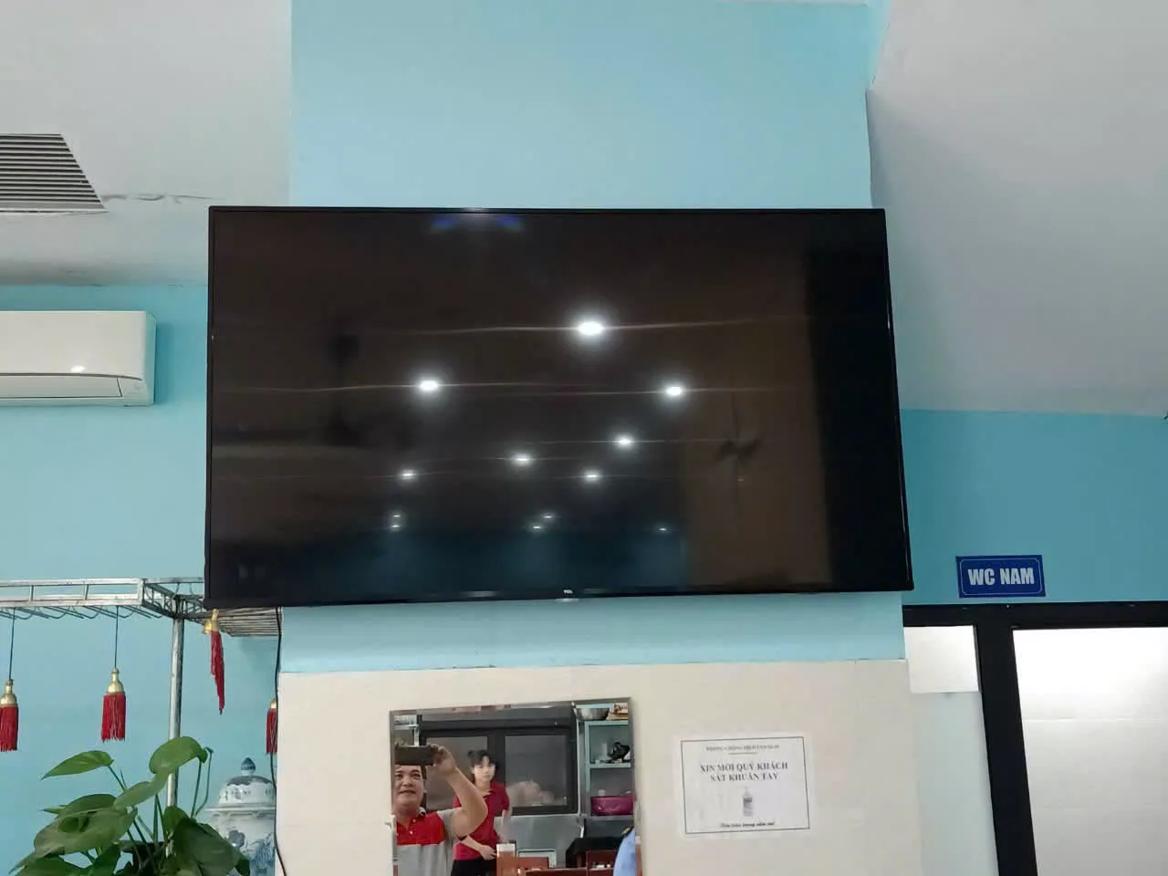 Lắp tivi LG 50UA8450PSA cho nh&agrave; chị Diễm tại Bắc Ninh